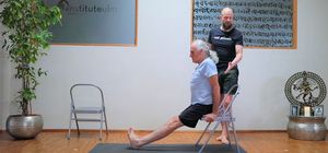 Yoga mit dem Stuhl - lange Praxis