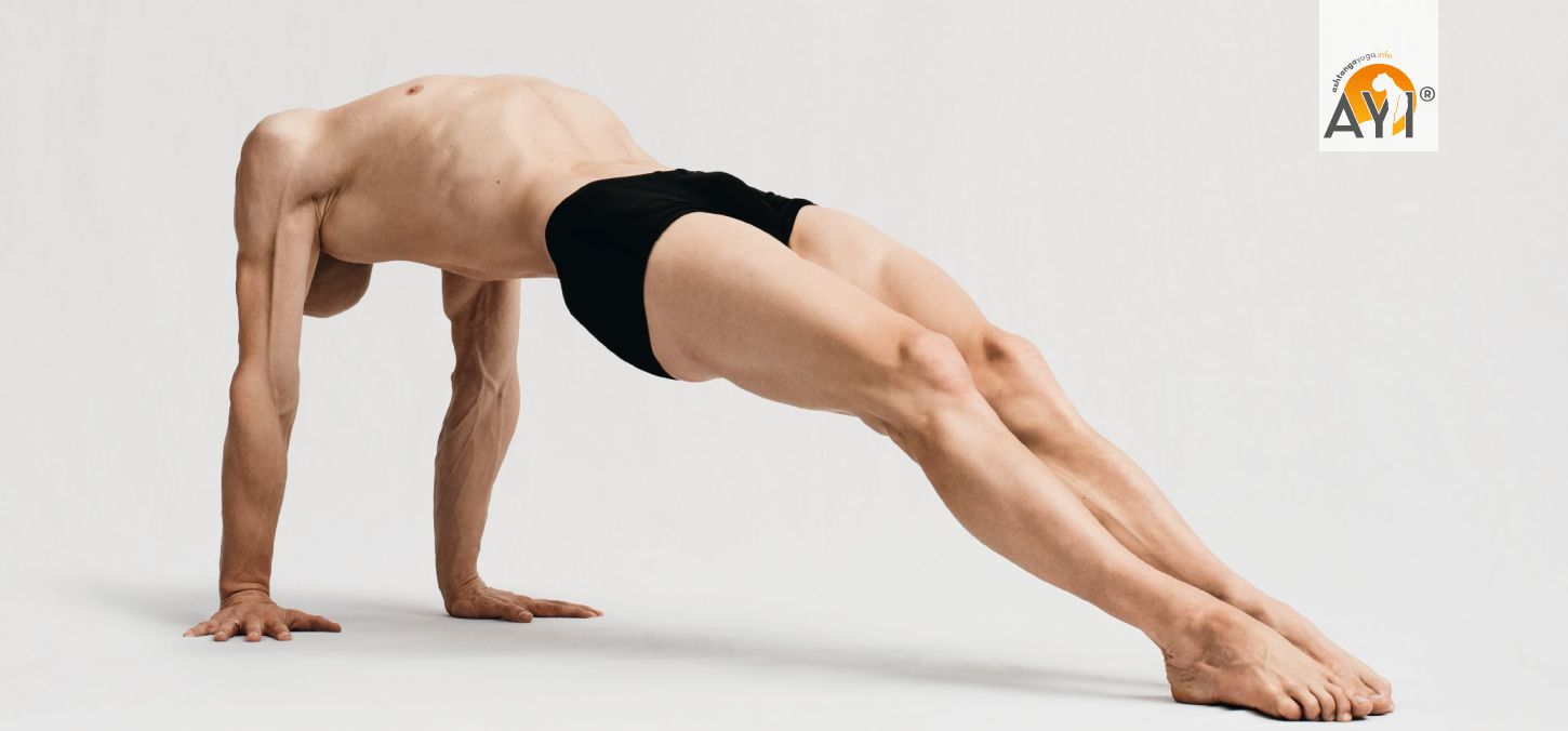 Purvottanasana: Pose to stretch the front of the body 